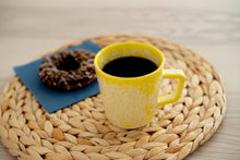 画像をギャラリービューアに読み込む, farge yellow mug